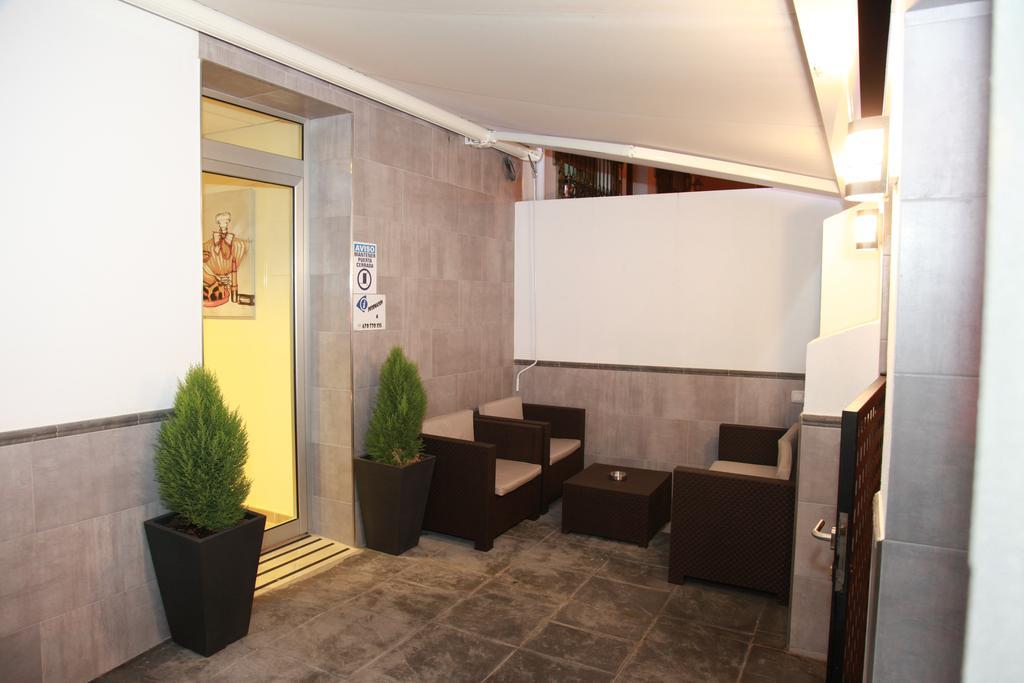 Hostal Dona Manuela Malaga Ngoại thất bức ảnh